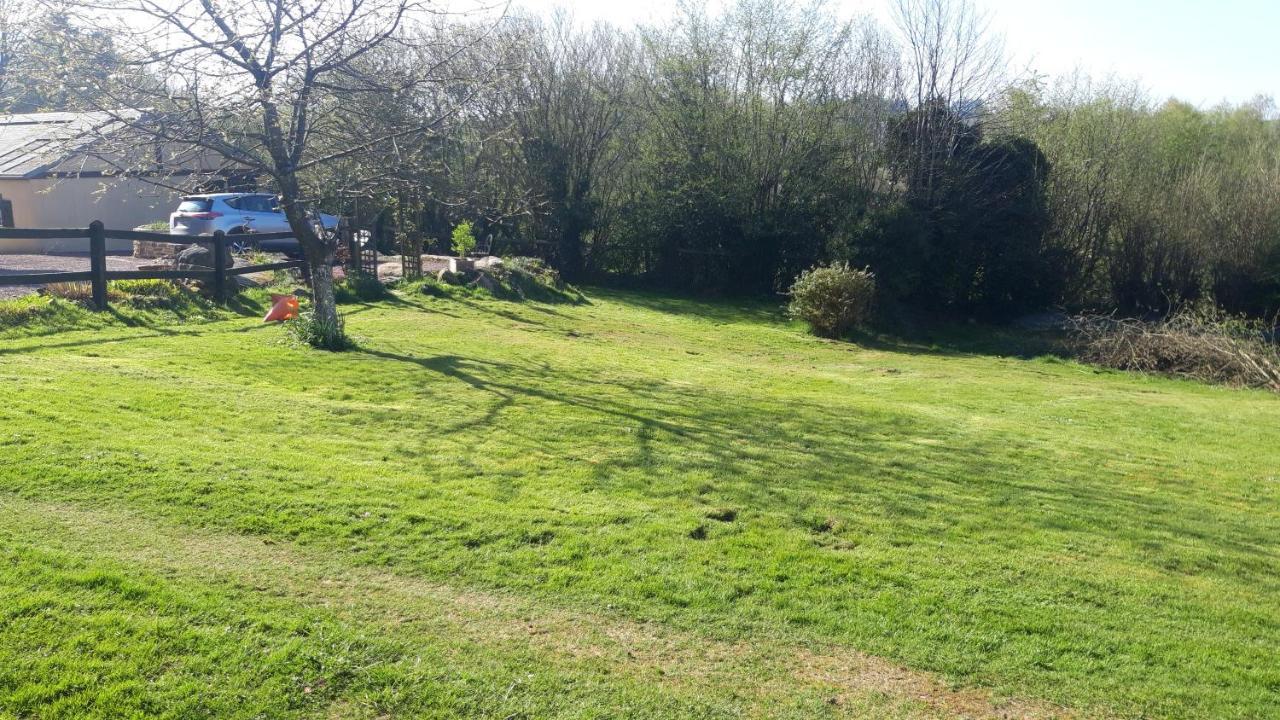 Le Petit Bois Normand - Chambre D'Hote Bed and Breakfast Champ-du-Boult Exterior foto
